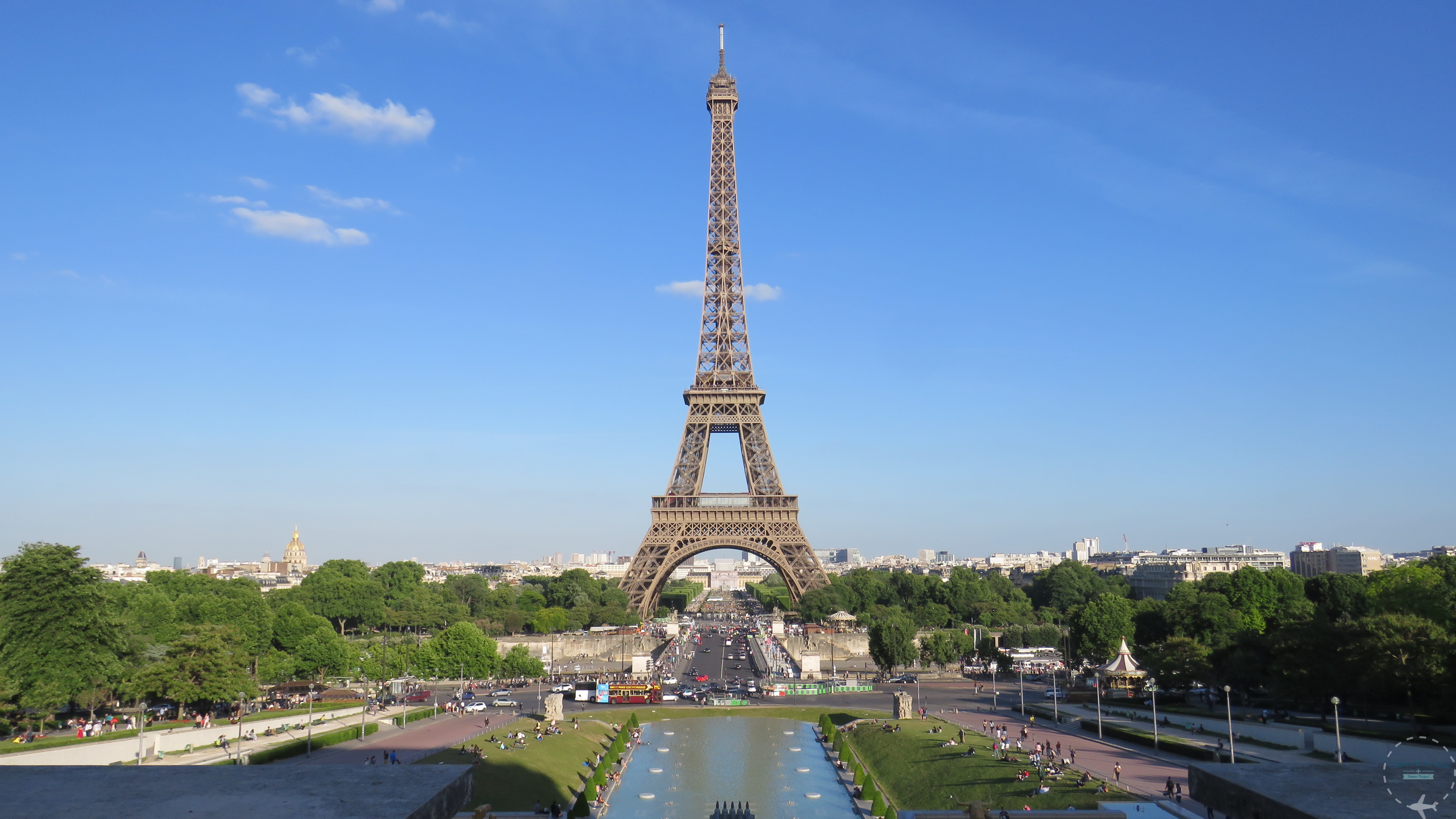 Torre Eiffel, de indesejável a símbolo de Paris e da França